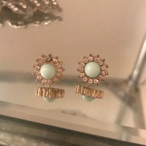 Gold studded earings